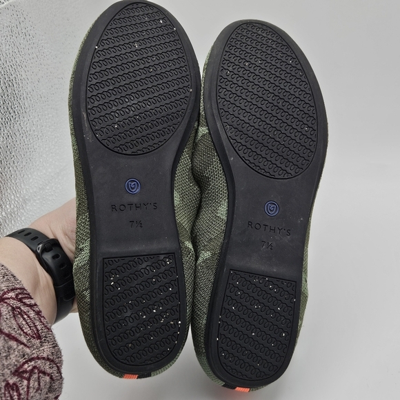 Rothys the Loafer in olive camo size 7.5 - Picture 6 of 8